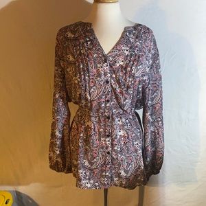 Beautiful & flattering EUC blouse size 2XL(20-22)